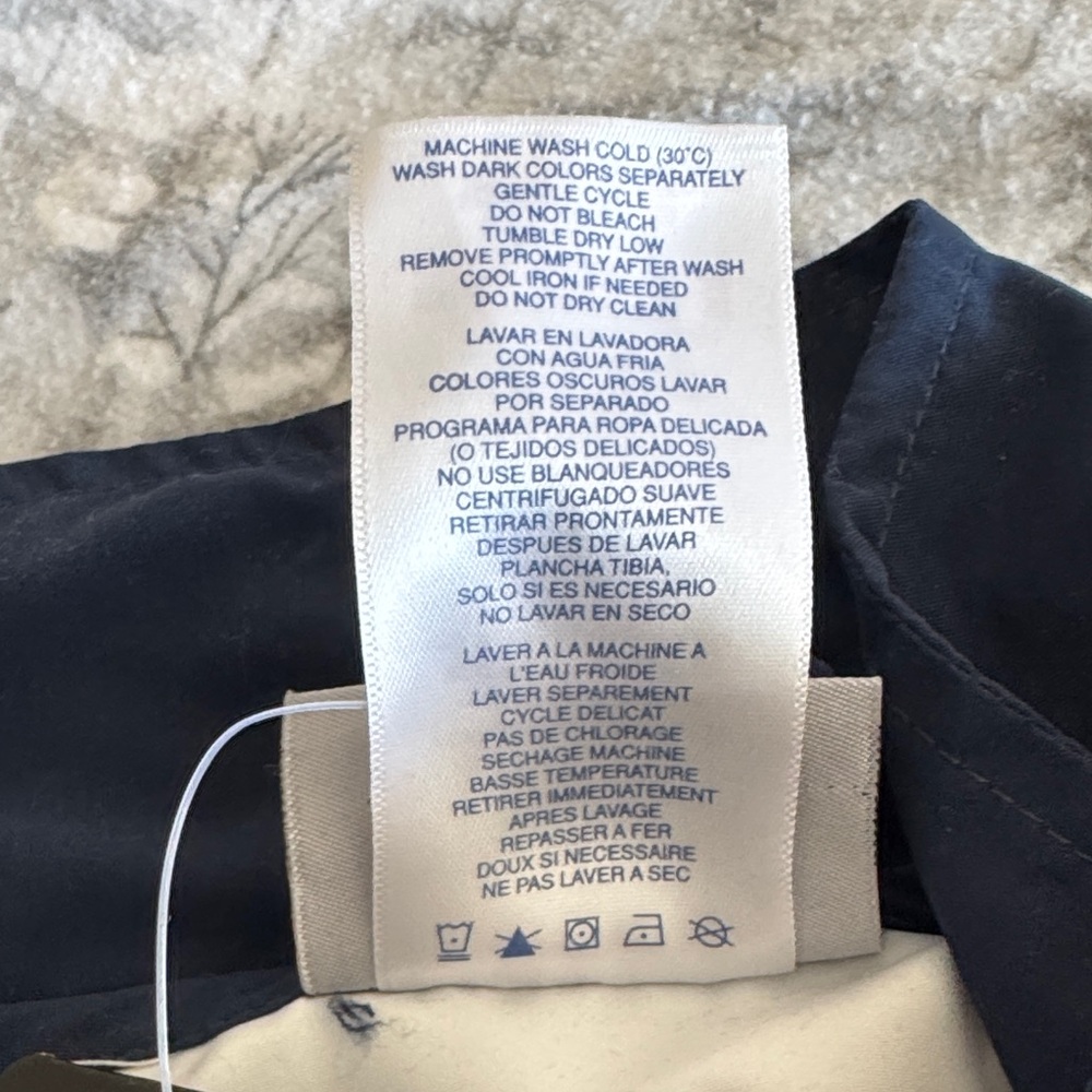 Reebok Women’s Navy and White Lightweight Sporty Windbreaker Jacket NWT. Size M - Picture 9 of 10
